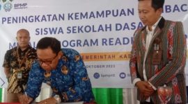 Bupati Malaka, Dr. Simon Nahak S.H.,MH dengan Balai Penjamin Mutu Pendidikan (BPMP), Provinsi NTT lakukan Penadatangan MoU. (Foto_red)