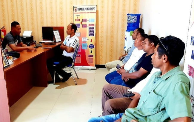 GARDA Malaka Datangi Polres Malaka, Berikan Dukungan Untuk Usut Tuntas Kasus Pengeroyokan Mantan Ketua GEMMA. 