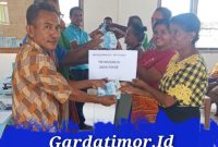 Kepala Desa Fafoe Salurkan BLT Tahap Terakhir Kepada Masyarakat Penerima Manfaat. (Foto_red)