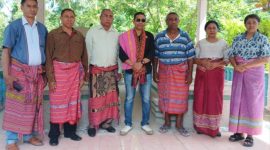 Foto Bersama Kuasa Hukum Melkianus Conterius Seran S.H.,MH dengan Keluarga Raja Wilhelmus Leki usai penyerahan Putusan dari Mahkamah Agung. (Foto_red)