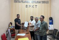 Laporan Kasus Perubahan Suara Caleg PSI di SPKT Polres Malaka, Ketua Bawaslu bersama Pelapor!. (Foto_Ist)