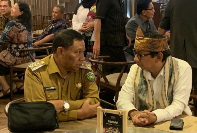 Bupati Malaka, Dr. Simon Nahak S.H.,MH Bersama Pj. Gubernur NTT Ayodhia G. L. Kalake, SH, MDC Santi Berdiskusi Untuk Malaka. 