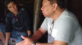 Dua Sosok Yang Tampil Sederhana ! Dr. Simon Nahak Dan Felix Bere Nahak. Foto _Istimewa 