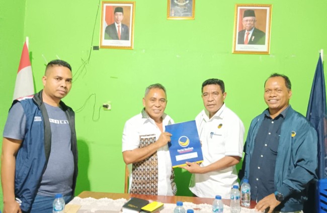 Ketua DPW NTT Partai Nasdem Edistasius Endi, S.E Bersama Ketua DPD Partai Nasdem Kabupaten Malaka, Felix Bere Nahak. (FOTO_RED)