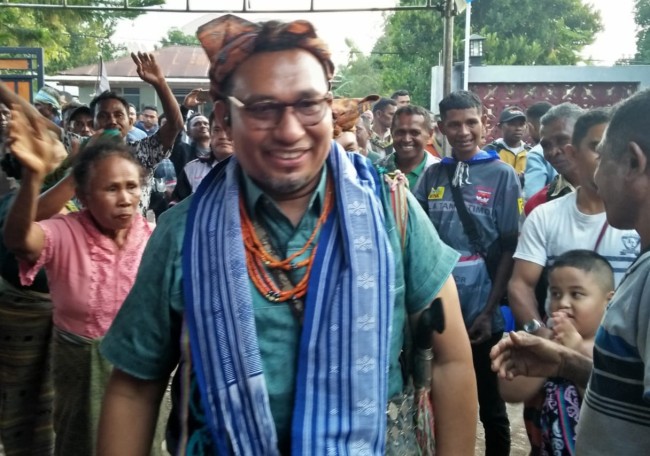 Falen Kebo dan Kamilus Elu Resmi Kantongi Surat Keputusan (SK), PKB dan PAN. (Foto_red)