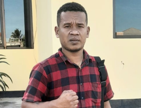 Yanuarius Tcu Kepala Desa Naiusu,  Kecamatan Rinhat.