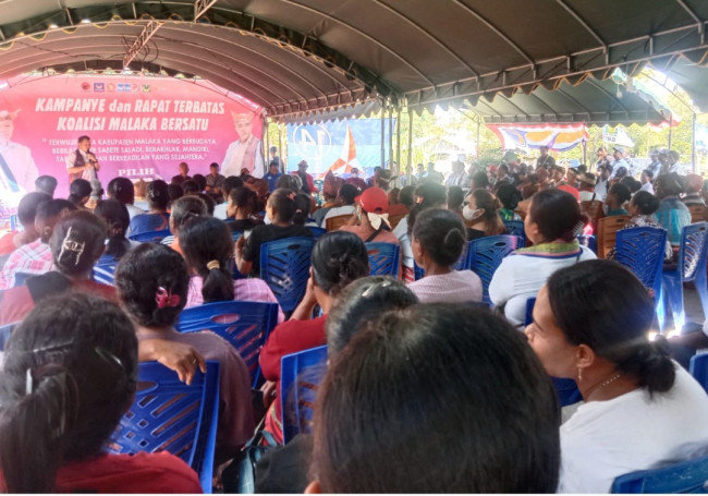 Benny Candradinata Meminta Dukungan Masyarakat Malaka! Untuk Kerjakan Tanggul, Irigasi Malaka, Jalan Wemer, dan Jalan Welaus! Dikerjakan. (Foto_red)