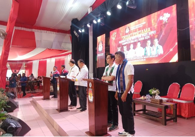 Hadiri Debat Pertama Pasangan Calon SN- FBN Tampil Sedehana 