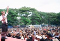 Felix Bere Nahak S.Pt Calon Wakil Bupati Malaka, Saat Menyampaikan Orasi Politik di Lapangan Umum Betun Yang Disaksikan Ribuan Pendukung !! (Foto-Istimewa)