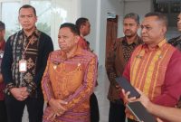 Bupati Malaka Dr. Simon Nahak S.H.,MH bersama Kepala Cabang Bank NTT Betun Usai Lakukan Kegiatan Peresmian Mall Pelayanan Publik. 