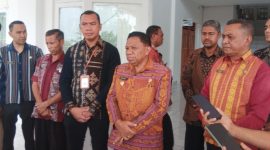 Bupati Malaka, Dr. Simon Nahak S.H., MH Usai Lakukan Lounching Mall Pelayanan Publik di Aula Kantor Bupati. (Foto_red)
