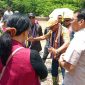 Ketua DPRD TTU, Bersama Masyarakat Tinjau Langsung Saluran Irigasi Bisno, Desa Sono, Kecamatan Bikomi Tengah. (Foto-Ist)