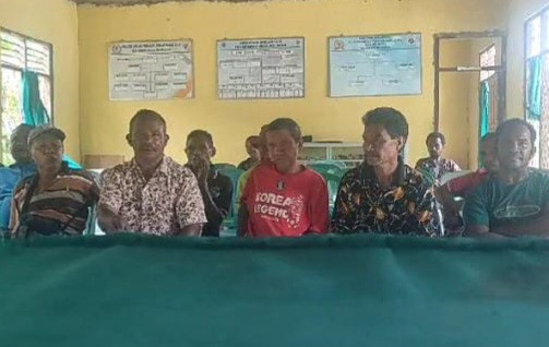 Masyarakat Desa Kolbano,  Desa Kepala Desa Untuk Segera Copot Sekertaris Desa. (Foto-Ist)