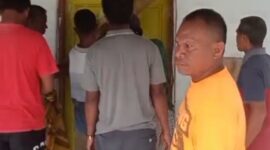 Warga Segel Kantor Desa Maktiha, dan Teriakan Tidak Mengakui Pj. Desa (foto-red)
