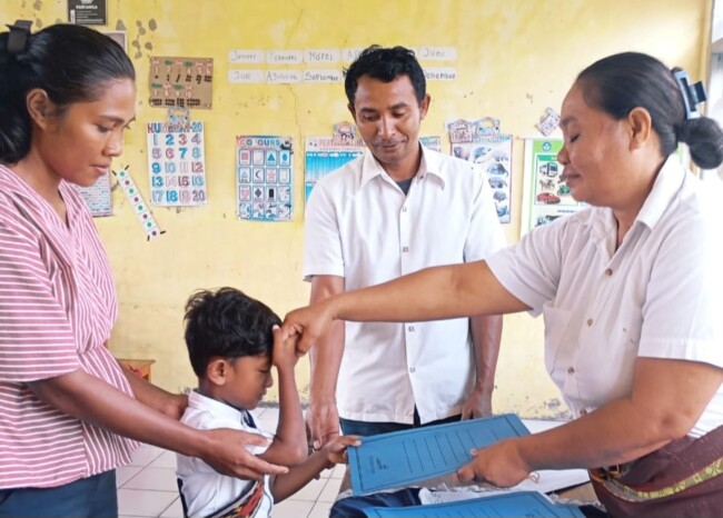 Wisuda Paud Tunas Harapan Yayasan Lurumutin Desa Umanen Lawalu. (Foto-Pisto)