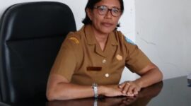 Plt. Kepala Bagian Umum, Petronela Taimenas. (Foto-red)