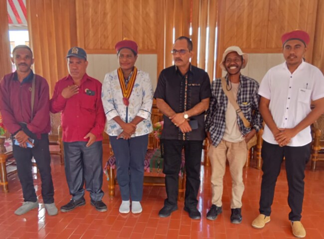 Kunjungan Kerja Ketua Presidium Pengurus Pusat PMKRI, Susana Florika Marianti Kandaimu, ke Kabupaten Alor, Nusa Tenggara Timur. (Foto-red)