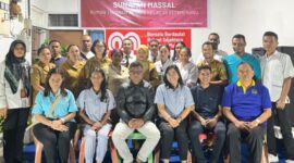 Foto Bersama Usai Giat Bakti Sosial Sunatan masal yang dilakukan di Aula Rumah Tahanan Negara Kelas IIB Kefamenanu. (Foto-Ist)