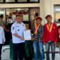 PMKRI Cabang Kefamenanu Serahkan Pernytaan Sikap Kepada Bupati TTU. (Foto-Ist)