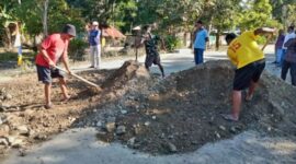 Reses Anggota DPRD TTU, langsung Eksekusi Perbaikan Jalan Rusak. (Foto-Ist)