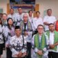 Foto Bersama Ketua PGRI NTT, Samuel Haning dan Pengurus Baru PGRI Malaka, Usai Pelantikan di Aula Serba Guna SMPN I Malaka Tengah. (Foto-red)