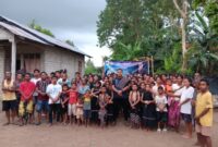 Ketua Fraksi NasDem Angerius Agustinus Bria S.H.,MH Bersama Warga usai Giat Reses di Istana Sayur Desa Haliklaran.(Foto-red)