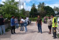 Proses PHO Pekerjaan Jalan Lapen di Dusun Tabene - Loolatar Desa Umakatahan, Kecamatan Malaka Tengah. (Foto-red)