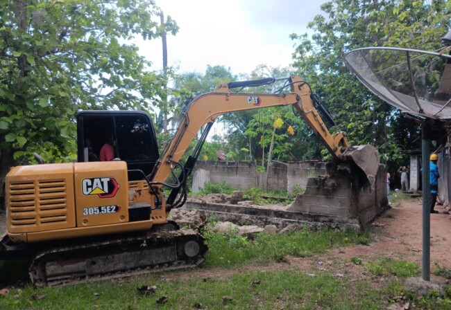 Proses Eksekusi Rill Tiga Bidang Tanah di Dusun Labarai, Desa Kamanasa Kecamatan Malaka Tegah. (Foto-red)