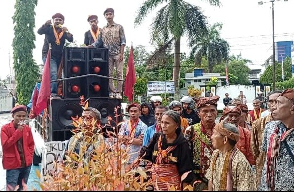 Presidium Gerakan Kemasyarakatan, Niko Seran meminta agar pengadilan dapat bersikap progresif untuk menghentikan sementara proses pembangunan batalion di Kilometer 9. (Foto-Ist)