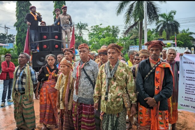 PMKRI Cabang Kefamenanu,  dan Masyarakat Bikomi Menilai Pemda TTU Mengabaikan Hak- Hak Masyarakat Lokal. (Foto- FendiBere)