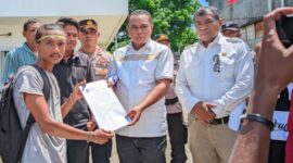 DPRD Malaka Menerima Tuntutan Masa Aksi Demonstrasi LMND Kefamenanu di Gedung DPRD Malaka. (Foto-red)