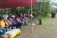 Advokat Melkianus Conterius Seran S.H.,MH.,C.Me Secara Resmi Membuka Kegiatan Tunrnamen Bola Kaki IMADAR Cup I di Desa Beiau Kecamatan Laenmanen
 (Foto-red)