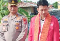 Kapolres Malaka AKBP Riki Ganjar Gumilar dan Ketua Umum DPP GMNI Risyad Fahlefi di Malaka - NTT. (Foto-red)