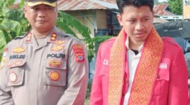 Kapolres Malaka AKBP Riki Ganjar Gumilar dan Ketua Umum DPP GMNI Risyad Fahlefi di Malaka - NTT. (Foto-red)