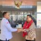 Kepala PLBN Motamasin Engelberthus Klau Menerima Kunjungan Duta Besar Republik Indonesia Untuk Timor Leste, Okto Dorinus Manik, di PLBN Motamasin. (Foto-Ist)