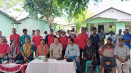 Ketua DPC Partai Gerindra Kabupaten Malaka, Benny Chandradinata Bersama UPTD KPH Wilayah Belu - Malaka Rayakan HUT Partai Gerindra ke- 18 Dengan Menanam Pohon Di Hutan Wemer. (Foto-red)