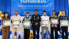 Sejumlah tokoh dan mitra kerja mendapatkan Penghargaan
sebagai bentuk apresiasi tinggi atas dedikasi dan kontribusi nyata. (Foto-Ist)