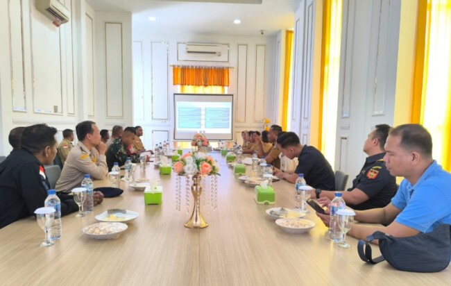 Kepala PLBN Motamasin Engelberthus Klau Pimpin Rapat Kordinasi Yang Diihadiri Oleh Berbagai Unsur Strategis. (Foto-red)