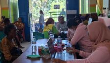 Proses Donor darah dan pengobatan Gratis, Jelang HUT Ke - 19 CU Kasih Sejahtera Betun. (Foto-red)