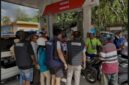 Satreskrim Polres Malaka Tertibkan Antrean BBM, Pastikan Distribusi Tepat Sasaran. (Foto-red)