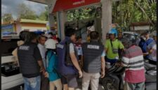 Satreskrim Polres Malaka Tertibkan Antrean BBM, Pastikan Distribusi Tepat Sasaran. (Foto-red)