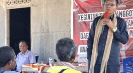 Anggota DPRD Fraksi PDi Perjuangan, Ignasius Fahik A.Md,  Saat Lakukan Kegiatan Reses di Dusun Laenfahi, Desa Badarai, Kecamatan Wewiku. (Foto-red)