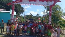 Gapura Unik Berdiri Tegak di Desa Taaba, Memeriahkan HUT ke-81 Kemerdekaan RI. (Foto-red)